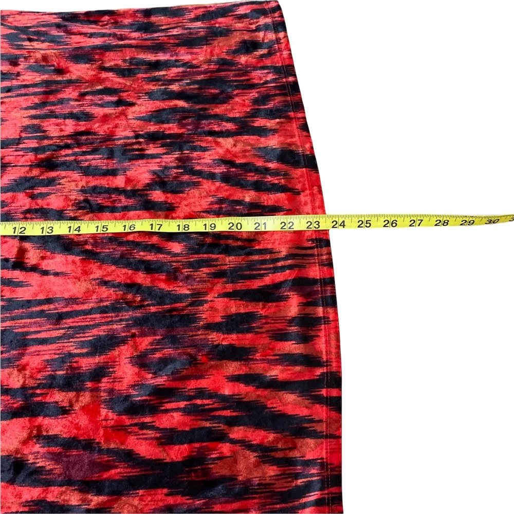 Rock & Republic Red & Black Leopard print Velvet Tee Women's L Valentines Day - Picture 8 of 8